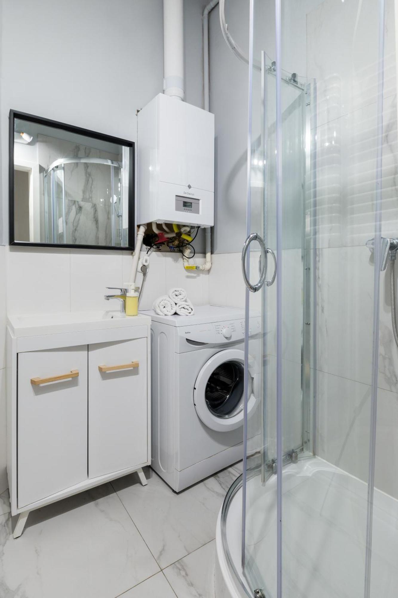 Friendhouse Apartments Avenue Краков Экстерьер фото