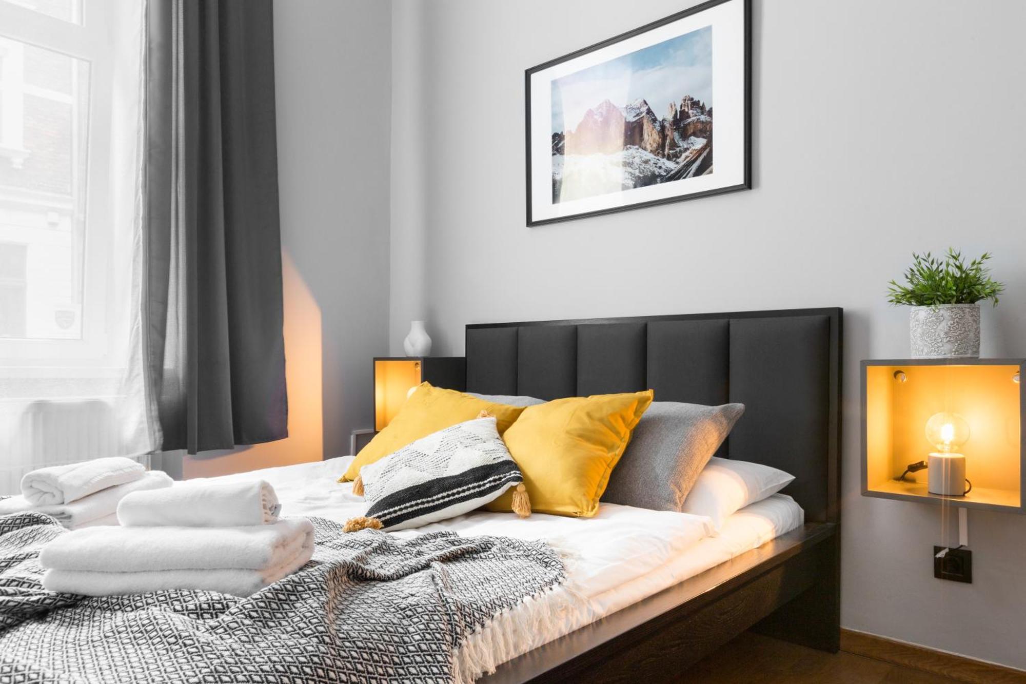 Friendhouse Apartments Avenue Краков Экстерьер фото