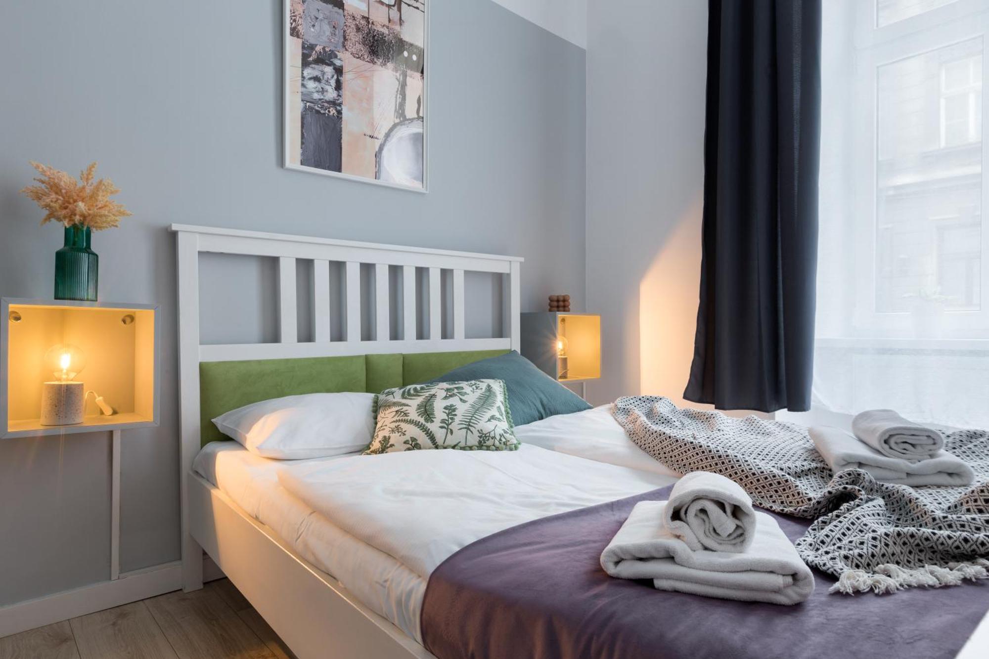 Friendhouse Apartments Avenue Краков Экстерьер фото