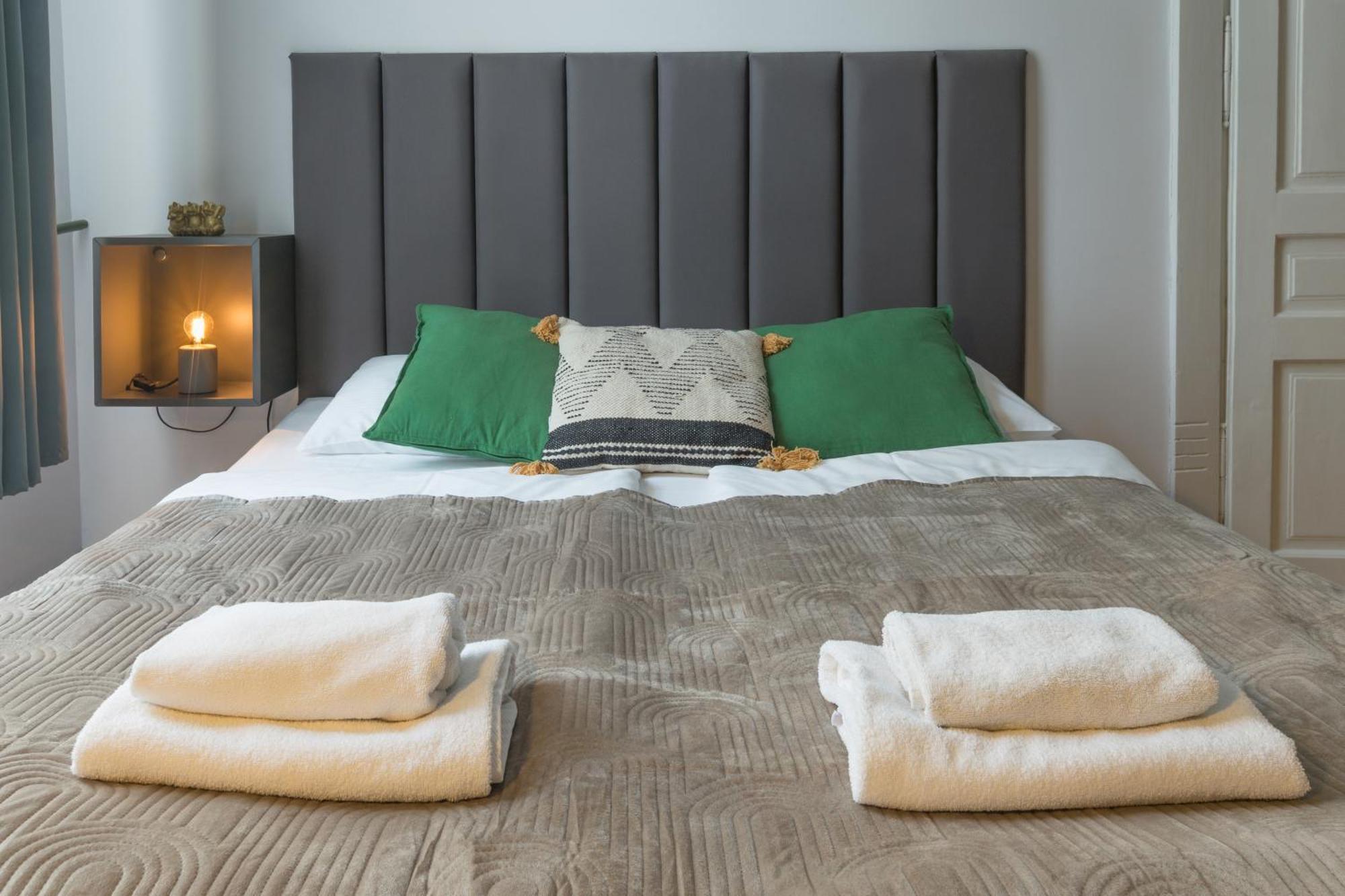 Friendhouse Apartments Avenue Краков Экстерьер фото