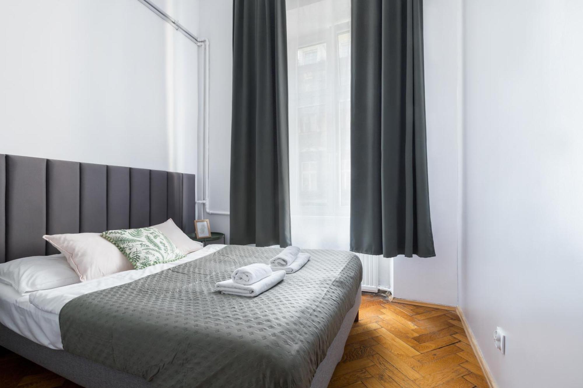 Friendhouse Apartments Avenue Краков Экстерьер фото