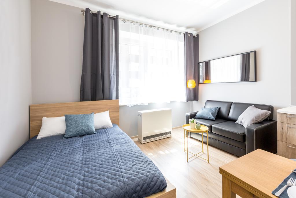 Friendhouse Apartments Avenue Краков Экстерьер фото